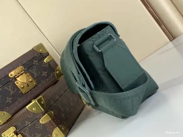 S-Cape VUITTON LOUIS Messenger-28*16*10cm 0515